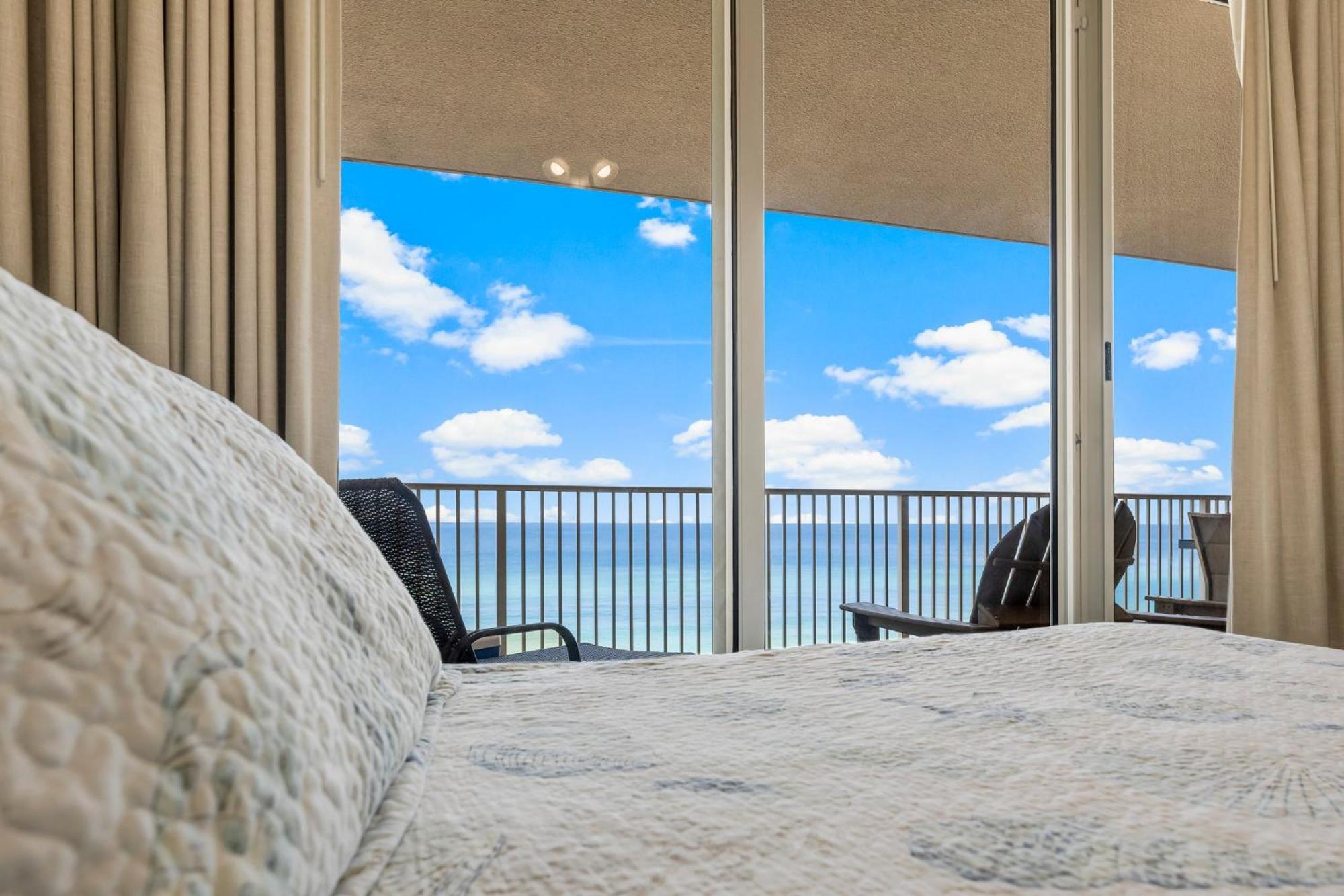 Ocean Reef Beach Resort! Beach Front! Free Seasonal Beach Chairs! By Dolce Vita Getaways Pcb Panama City Beach Extérieur photo